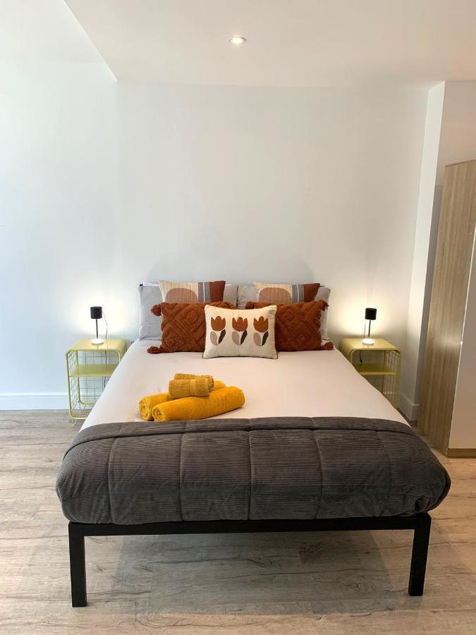Modern Studio Flat Near Highbury & Islington Station 伦敦 外观 照片